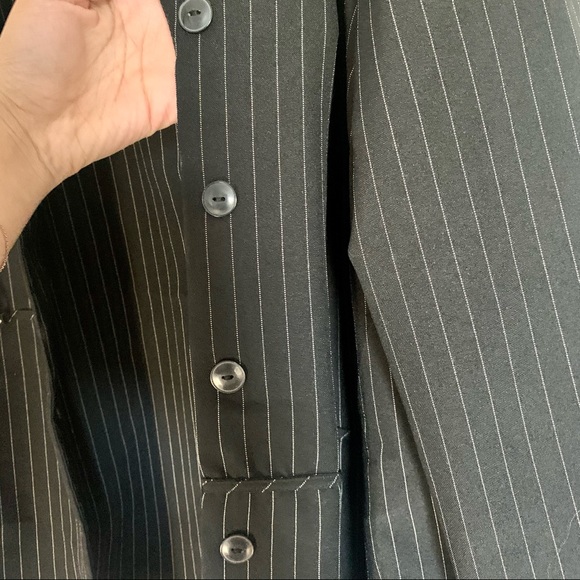 BLACK AND WHITE STRIPED BLAZER 🤍 - Picture 2 of 6